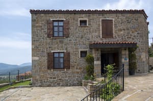 thumbnail: Exterior