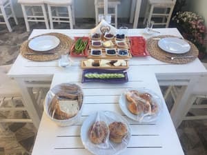 thumbnail: Breakfast buffet
