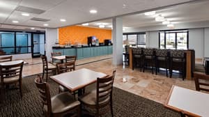 thumbnail: Breakfast area