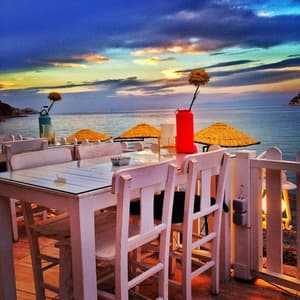 thumbnail: Outdoor dining