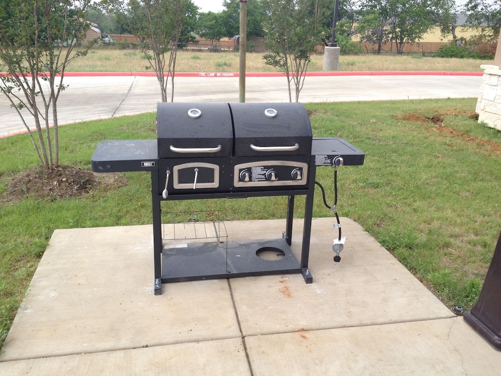 BBQ/picnic area