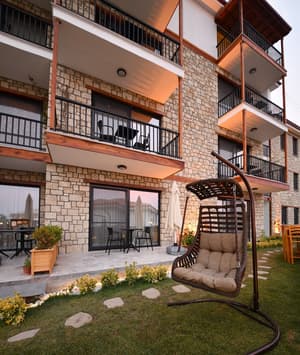 thumbnail: Exterior detail