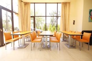 thumbnail: Breakfast area