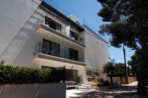 thumbnail: Exterior