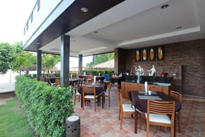thumbnail: Bar (on property)