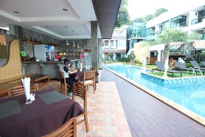 thumbnail: Restaurant