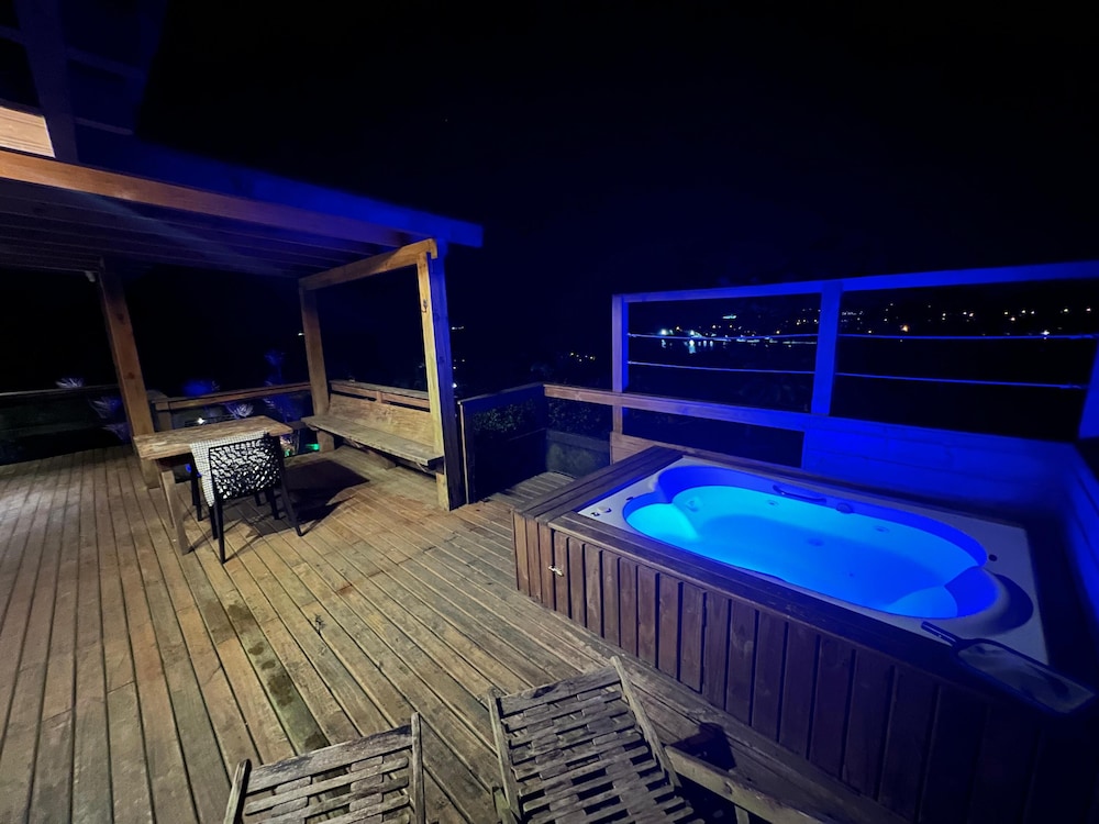 Private spa tub
