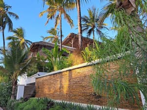 thumbnail: Front of property