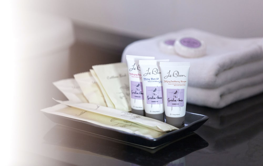 Bathroom amenities