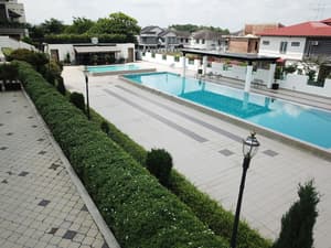 thumbnail: Outdoor pool