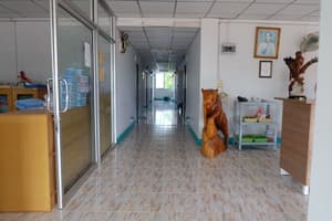 thumbnail: Hallway