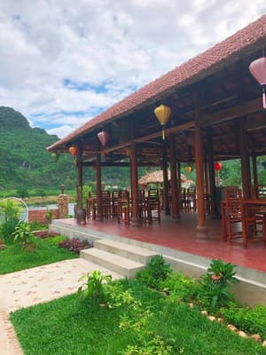 thumbnail: Restaurant