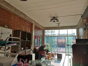 thumbnail: Lobby sitting area