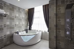 thumbnail: Jetted tub