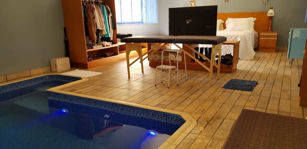 Private pool
