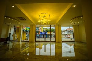 thumbnail: Interior entrance
