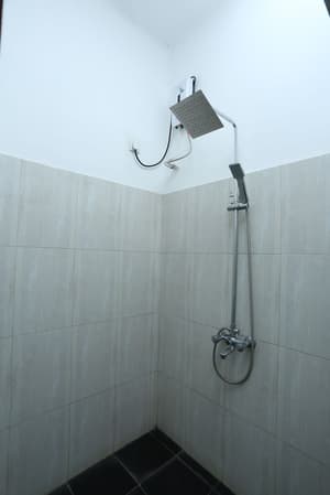 thumbnail: Bathroom shower