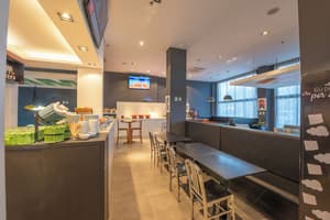 thumbnail: Restaurant