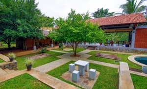 thumbnail: Property grounds