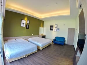 thumbnail: Room