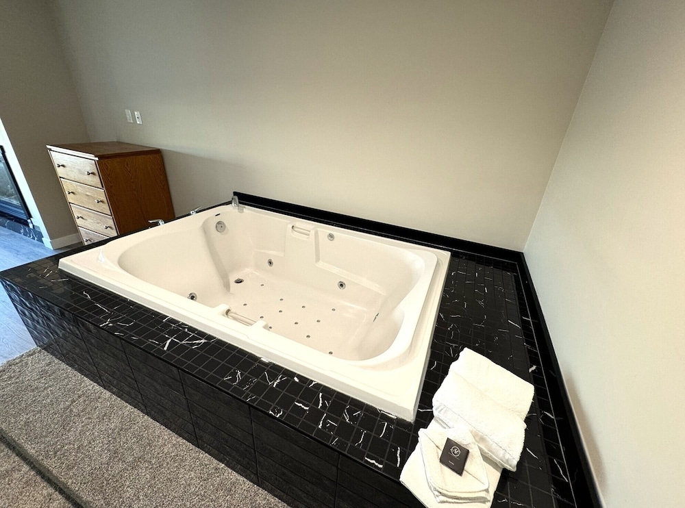 Jetted tub