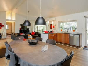 thumbnail: Dining