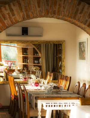 thumbnail: Restaurant