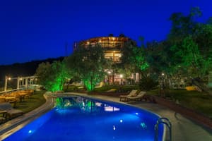 thumbnail: Outdoor pool