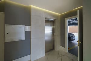 thumbnail: Interior entrance