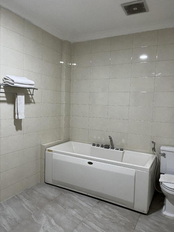 e179a093ec60832fb5bb7cdf999de4e1.jpg