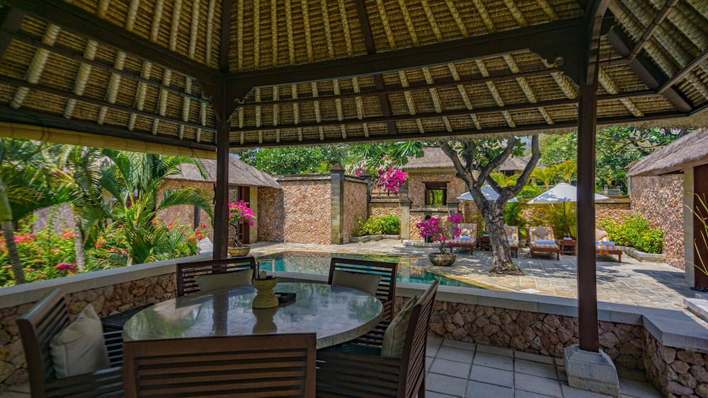 Swimming pool-spa