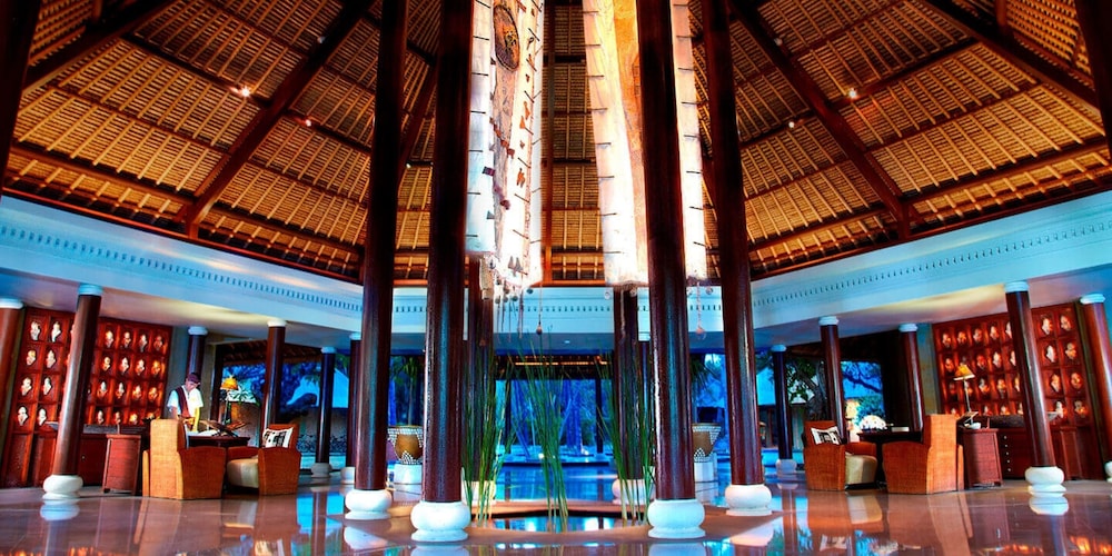 Swimming pool-spa