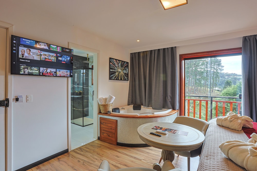 Private spa tub