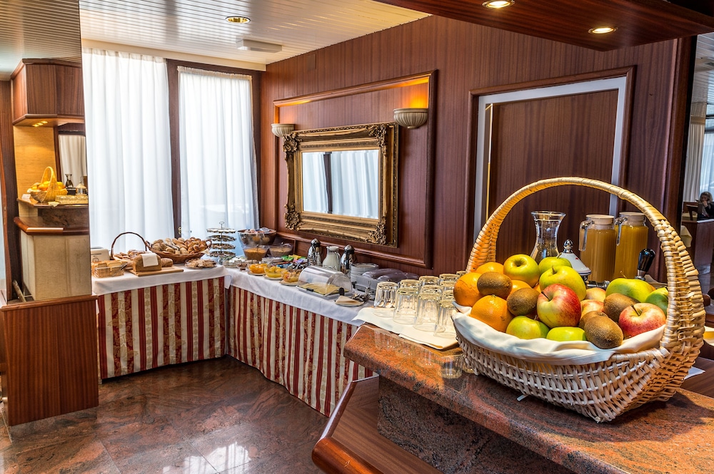 Restaurant-cafeteria