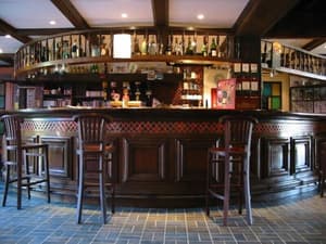 thumbnail: Bar (on property)