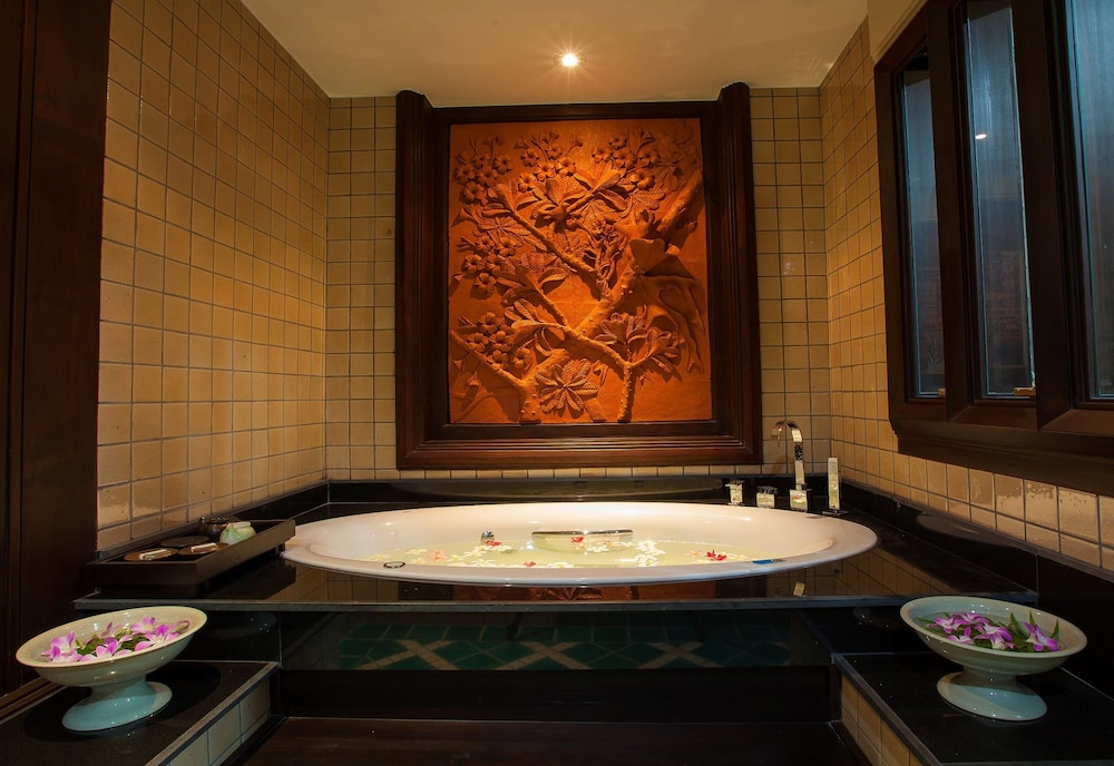 Jetted tub