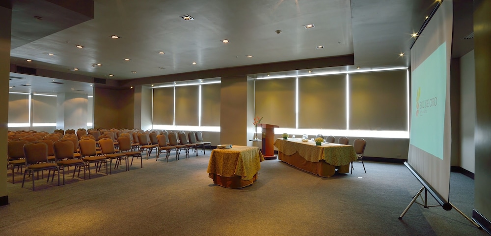 Meeting facility