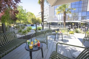 thumbnail: Poolside bar