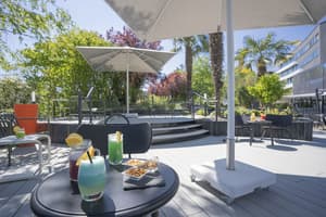 thumbnail: Poolside bar