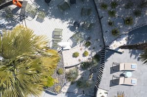thumbnail: Poolside bar