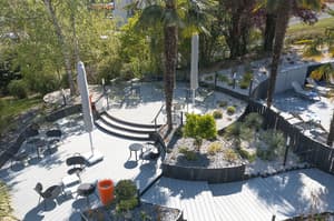 thumbnail: Poolside bar