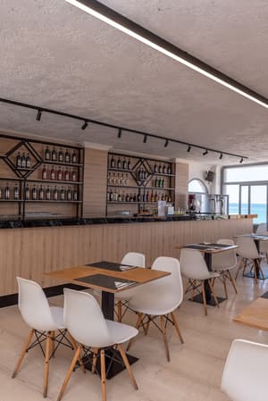 thumbnail: Restaurant