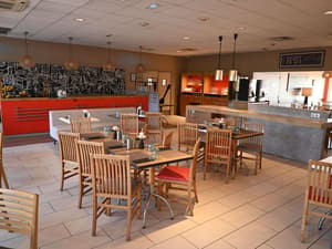 thumbnail: Breakfast area