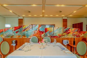 thumbnail: Restaurant