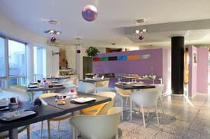 thumbnail: Breakfast area