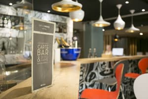 thumbnail: Bar (on property)