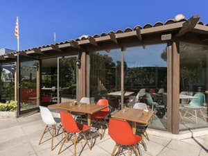 thumbnail: Restaurant