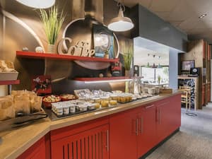 thumbnail: Breakfast area