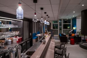 thumbnail: Bar (on property)