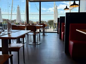 thumbnail: Breakfast area